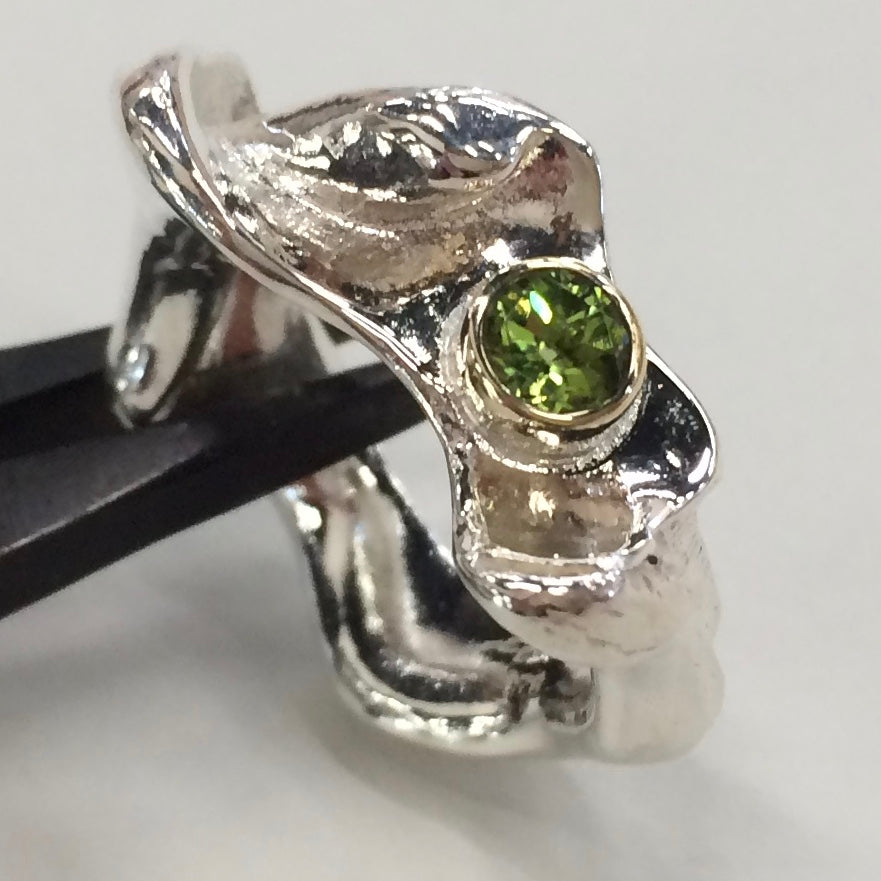 Peridot Shell Ring