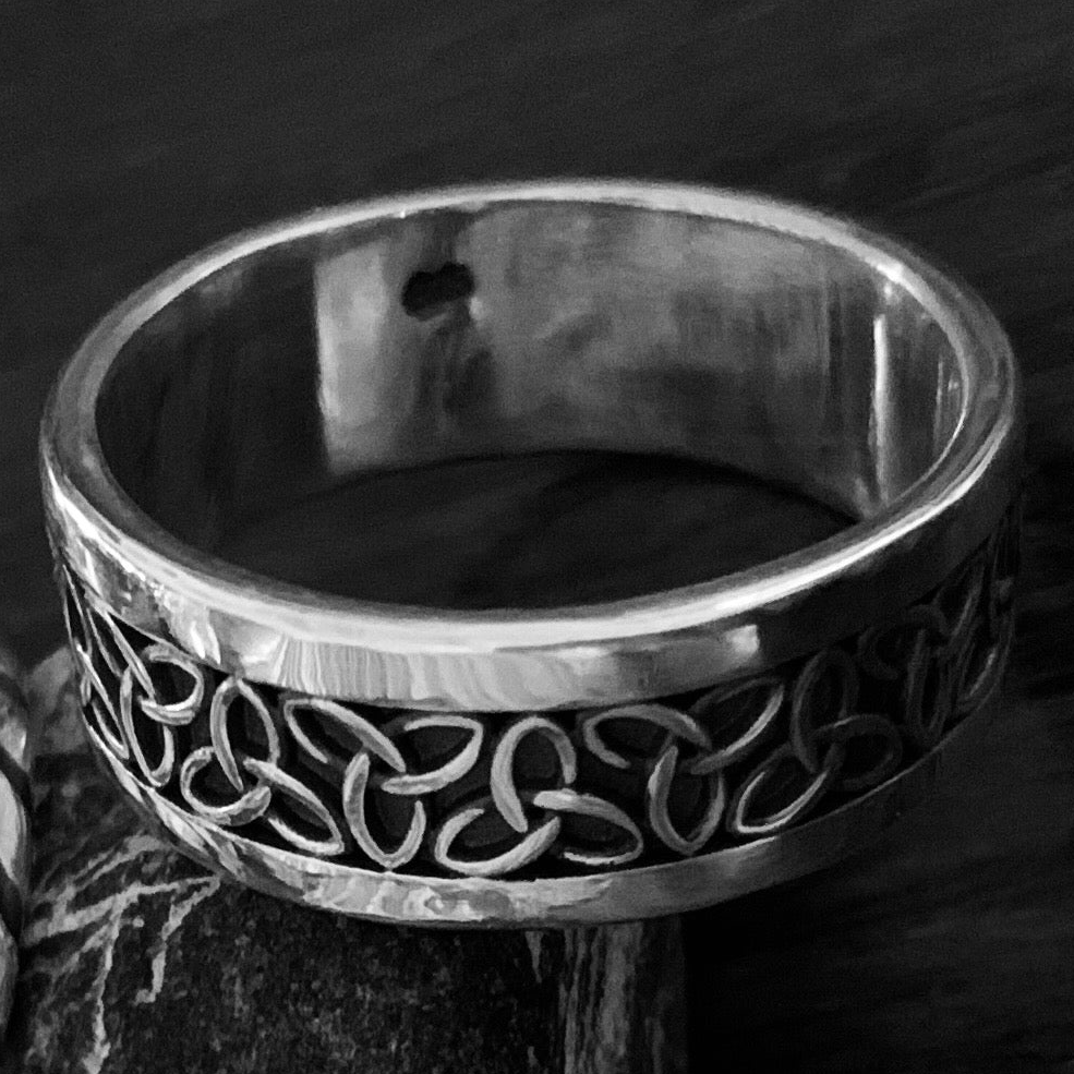 Gent’ Oxidised Ring with Celtic insert.
