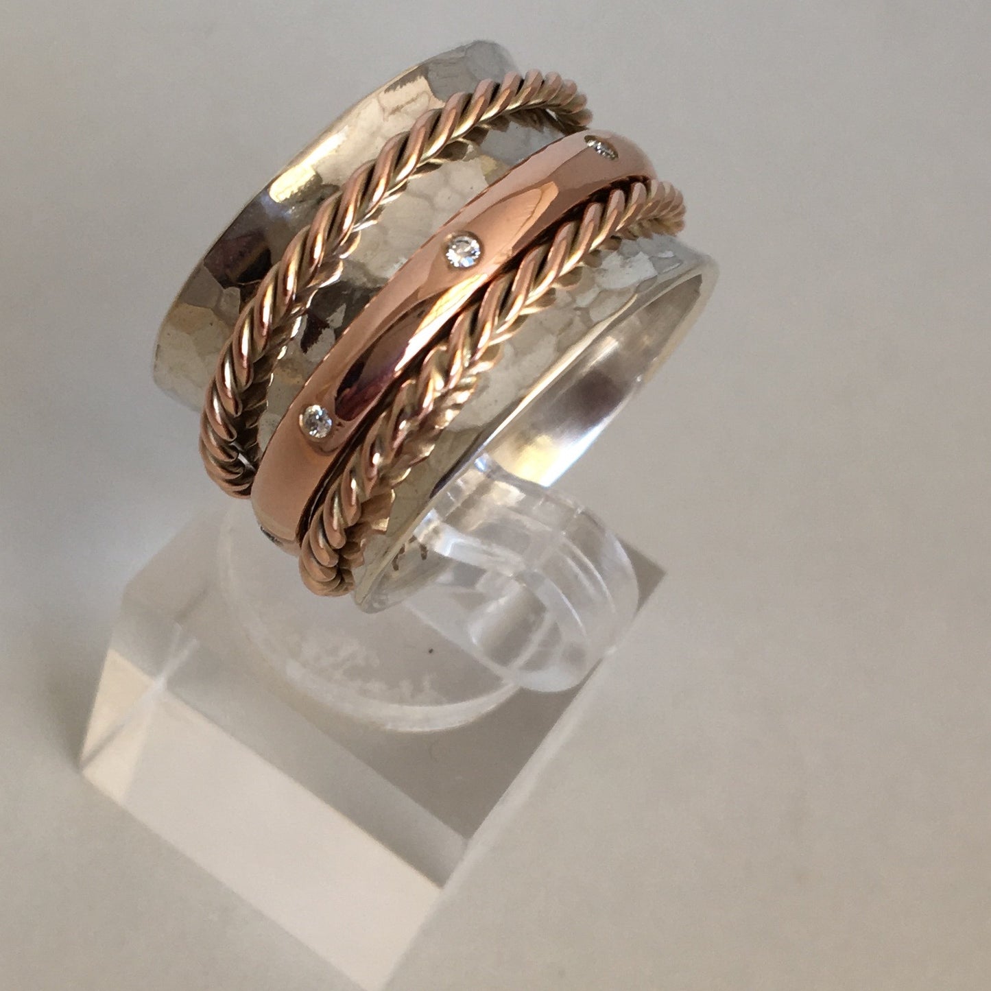 Spinner Ring with Red Gold and Diamonds