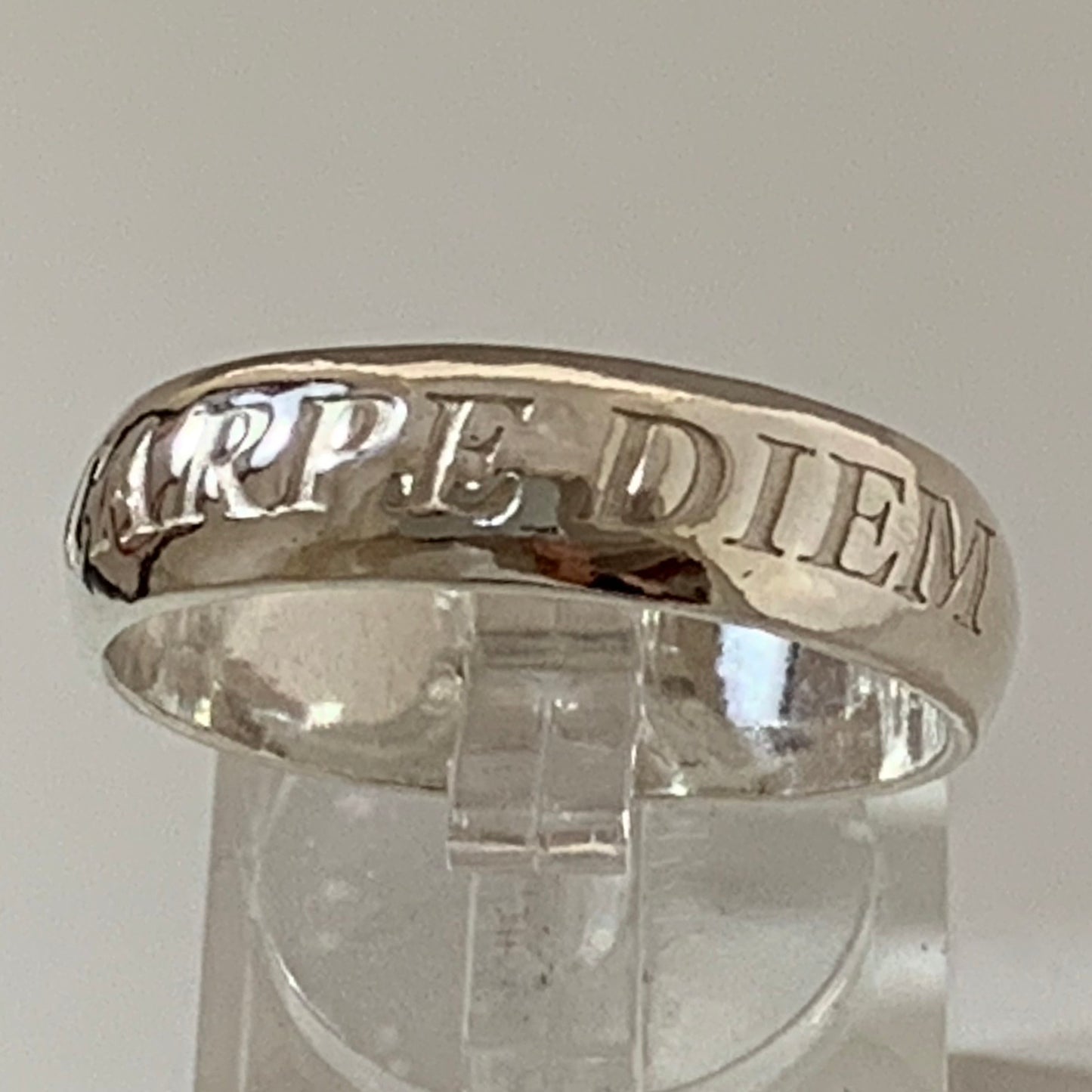 Sterling Silver Words to Wear Ring Carpe Diem