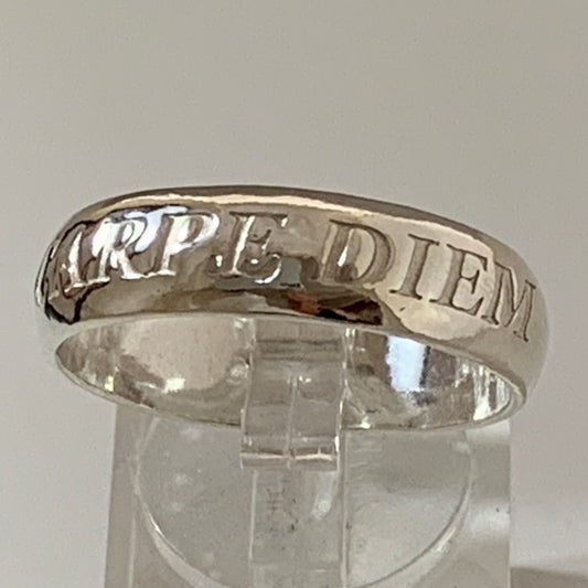 Sterling Silver Words to Wear Ring Carpe Diem